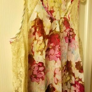 Floral tank top with lace accents